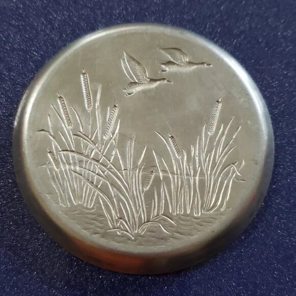 Metal lemon squeezer plus 5 aluminum wild duck drink coasters - 6 pc lot - Picture 5 of 6